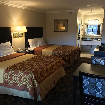 Castaic Inn Six Flags Valencia ภายนอก รูปภาพ