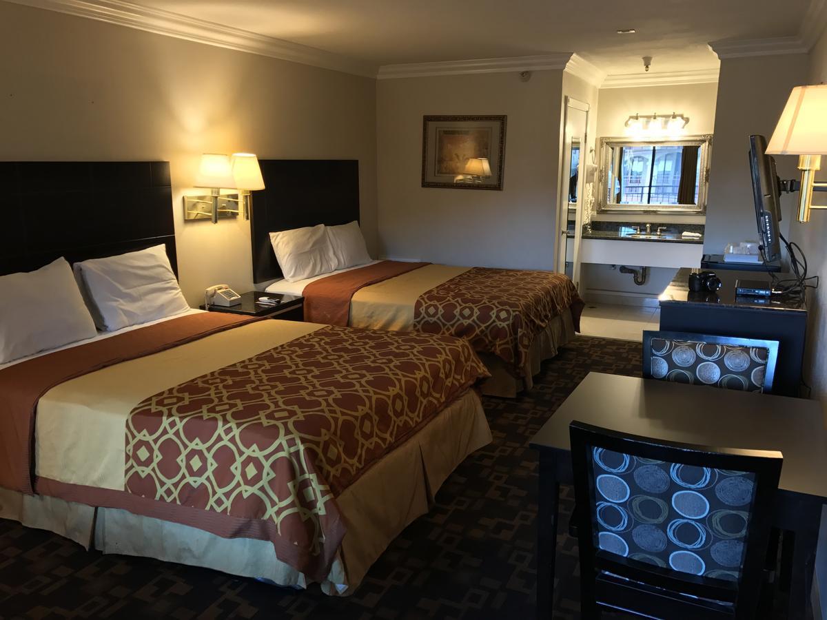 Castaic Inn Six Flags Valencia ภายนอก รูปภาพ