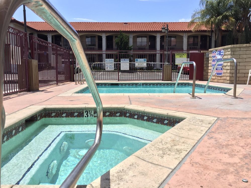 Castaic Inn Six Flags Valencia ภายนอก รูปภาพ